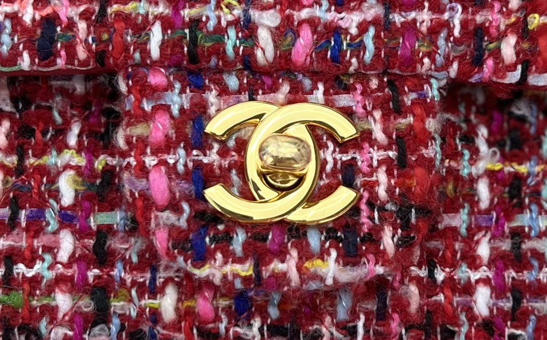 Ch**el CLASSIC 11.12 HANDBAG Tweed & Gold-Tone Metal   6 × 9.9 × 2.5 in