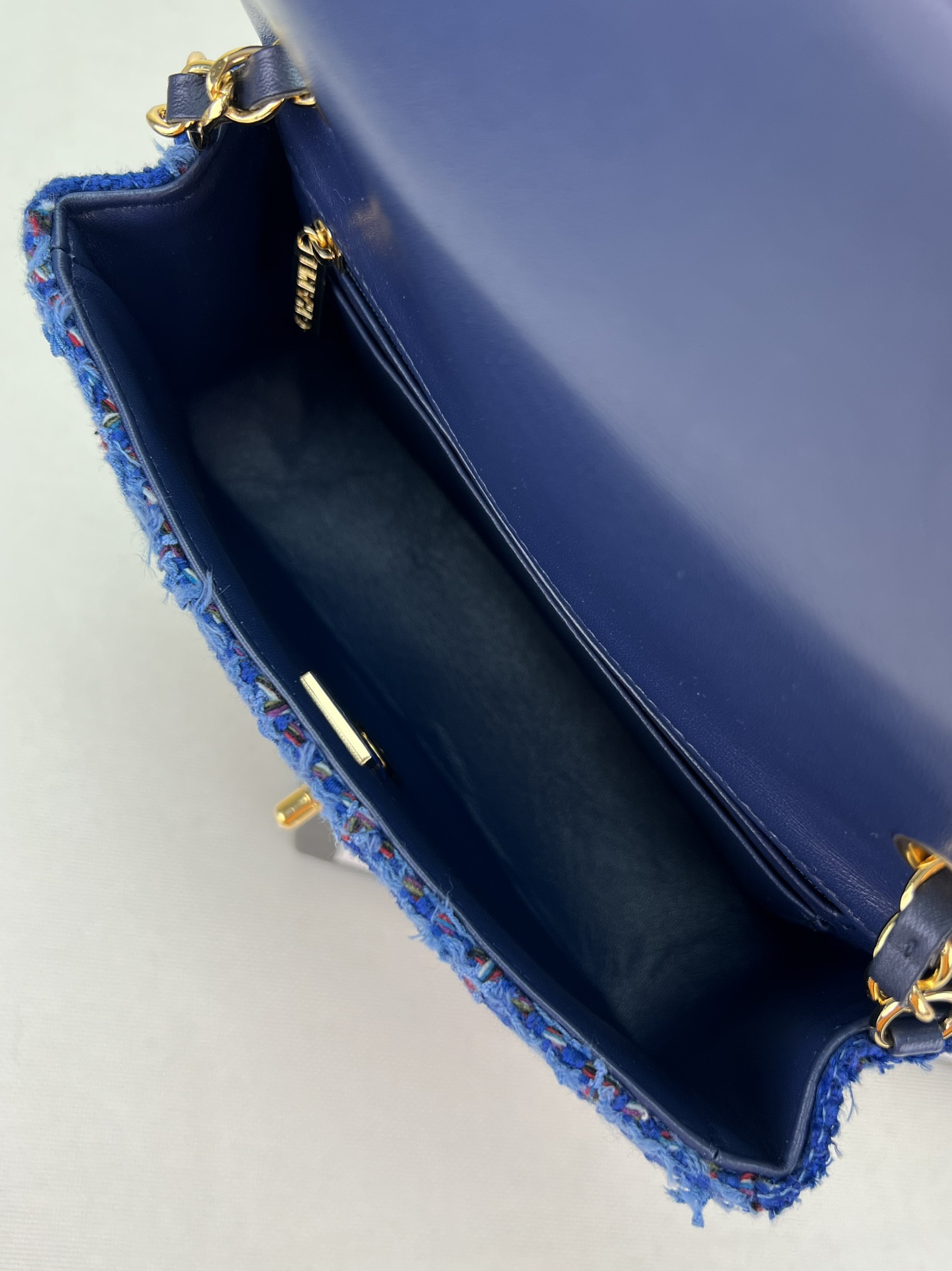 Ch**el MINI CLASSIC 11.12 HANDBAG Tweed & Gold-Tone Metal 4.7 × 7.8 × 2.3 in