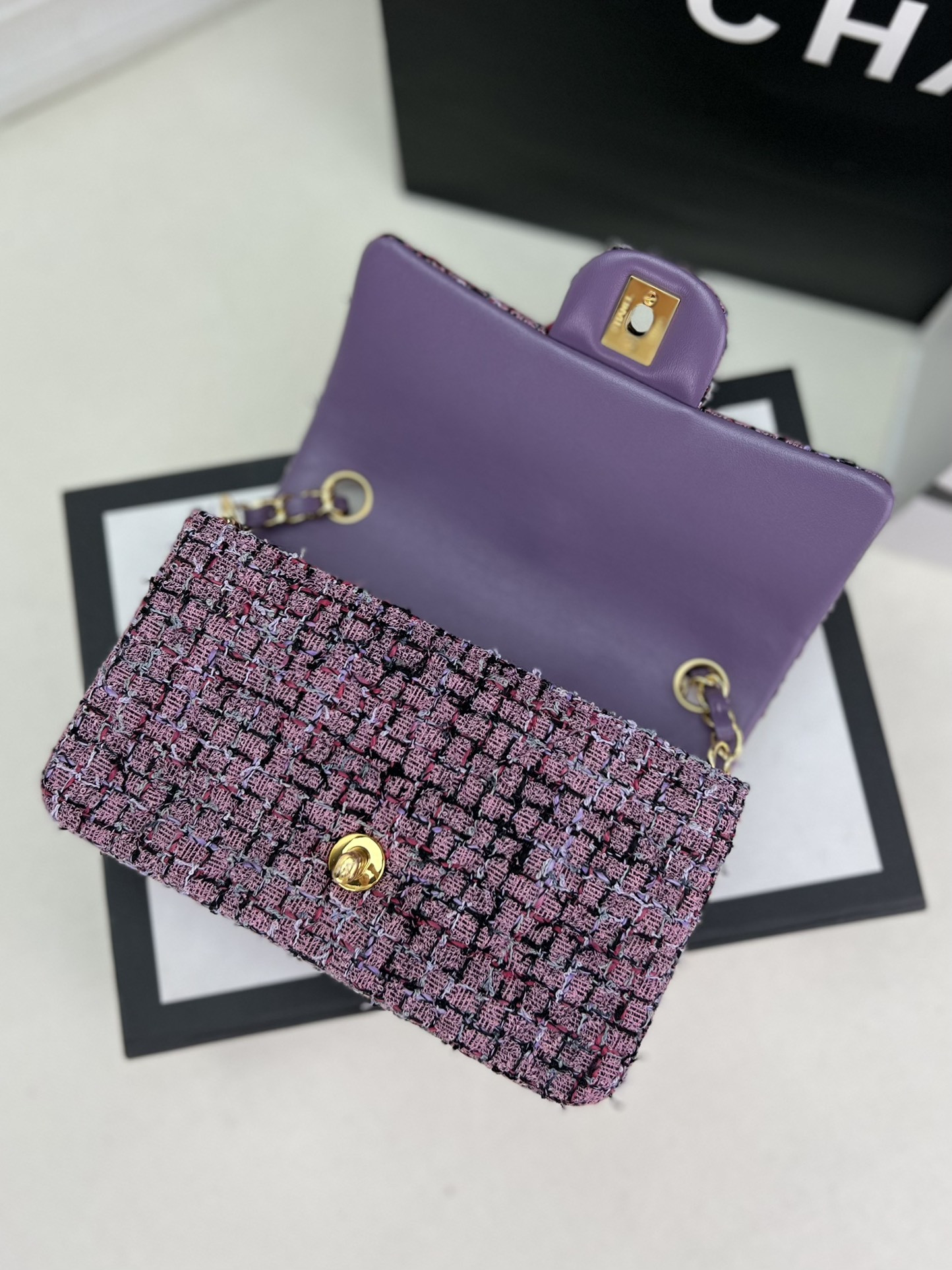 Ch**el MINI CLASSIC 11.12 HANDBAG Tweed & Gold-Tone Metal 4.7 × 7.8 × 2.3 in