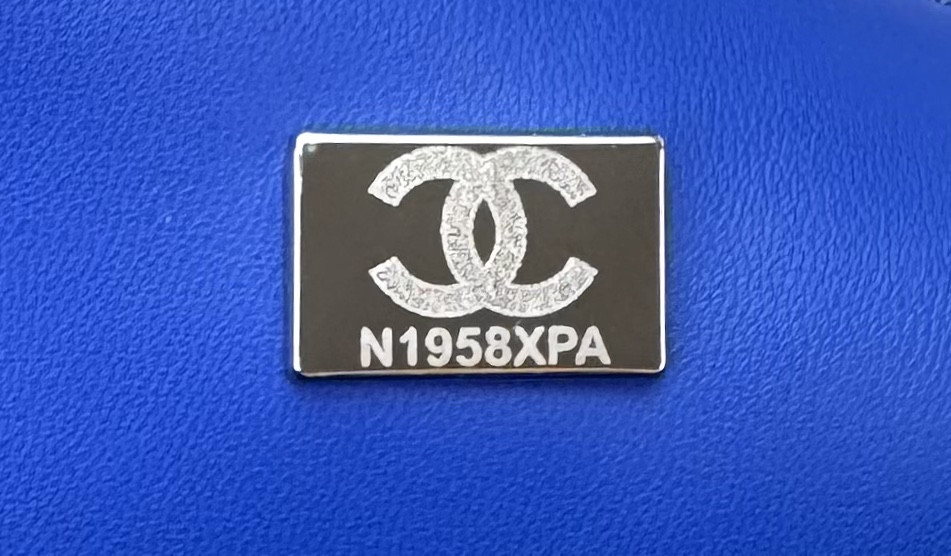 Ch**el MINI CLASSIC 11.12 HANDBAG  Tweed & Silver-Tone Metal 4.7 × 7.8 × 2.3 in