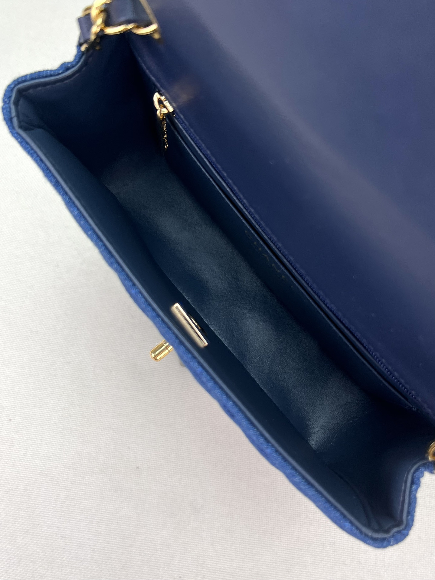 Ch**el MINI CLASSIC 11.12 HANDBAG Tweed & Gold-Tone Metal 4.7 × 7.8 × 2.3 in