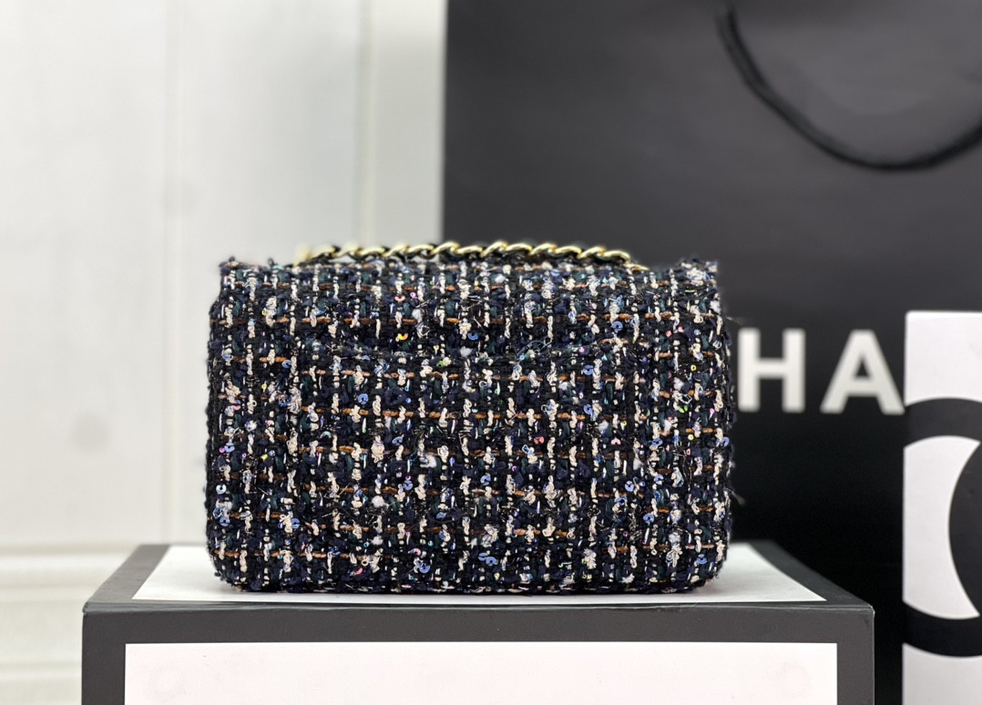 Ch**el MINI CLASSIC 11.12 HANDBAG Tweed & Gold-Tone Metal 4.7 × 7.8 × 2.3 in