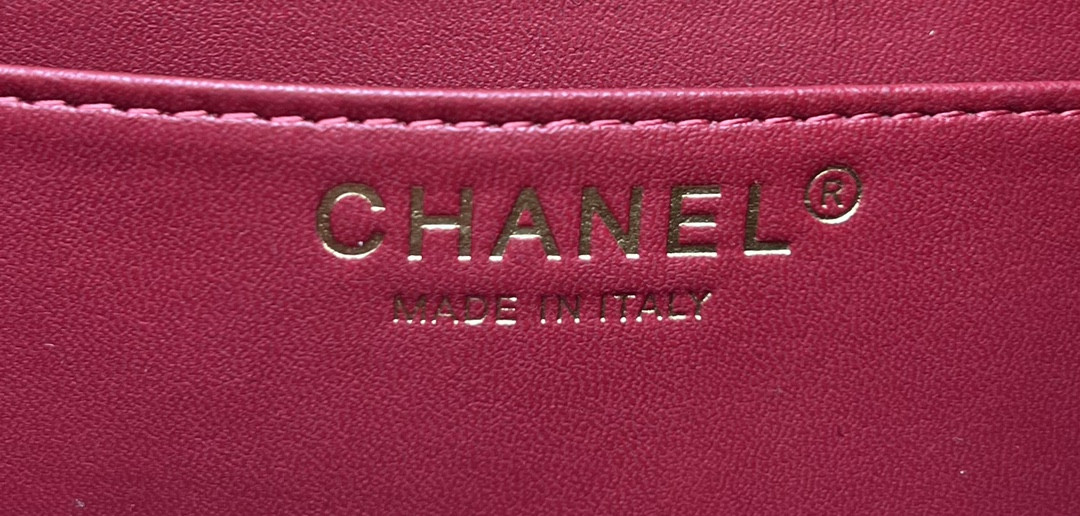 Ch**el MINI CLASSIC 11.12 HANDBAG Tweed & Gold-Tone Metal 4.7 × 7.8 × 2.3 in