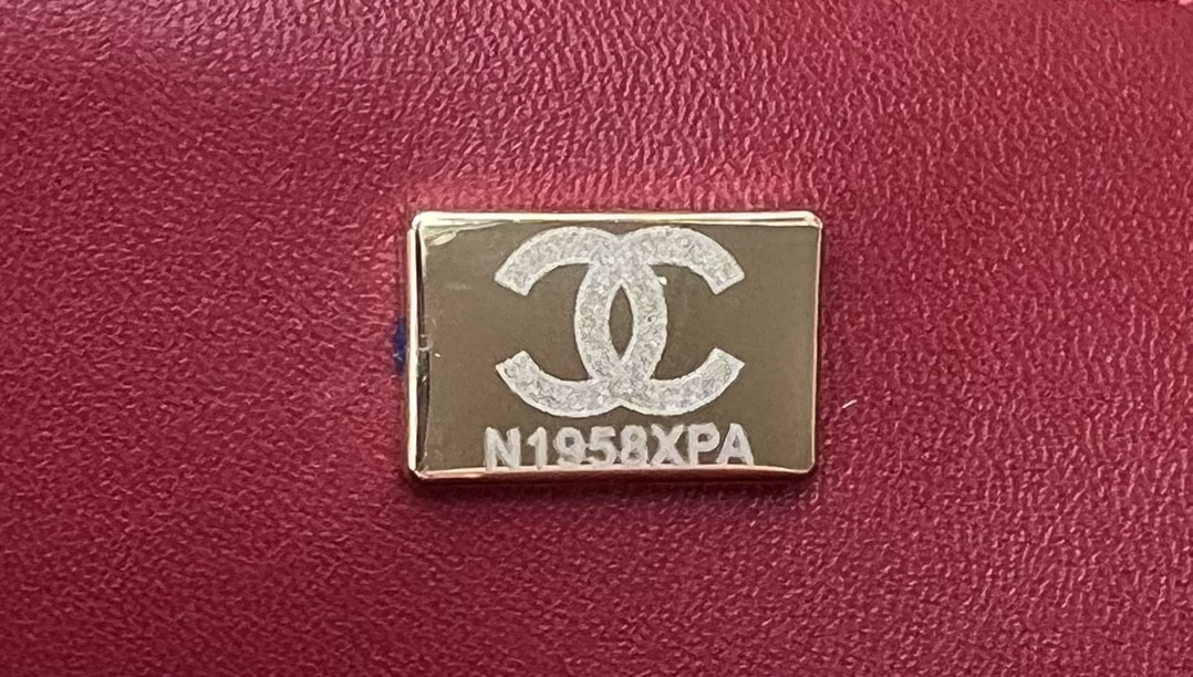 Ch**el MINI CLASSIC 11.12 HANDBAG Tweed & Gold-Tone Metal 4.7 × 7.8 × 2.3 in