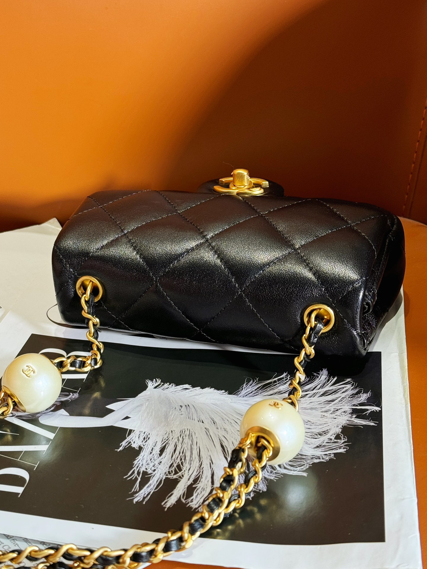 Ch**el MINI CLASSIC HANDBAG Pearl Chain 11.5x17x5cm