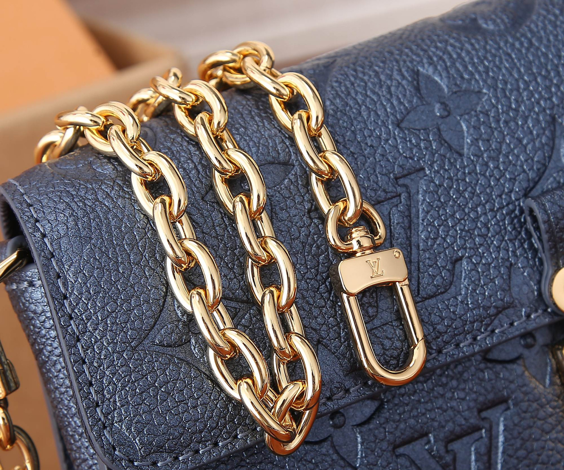 LV Wallet On Chain Métis   M82671    7.5 x 4.3 x 2.2 inches