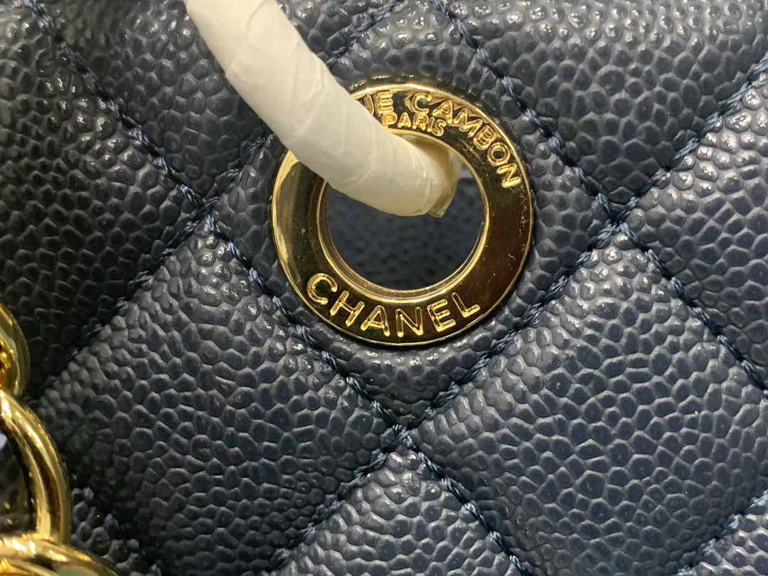 Ch**el GST CAVIAR LEATHER HARDWARE 24X33X13CM