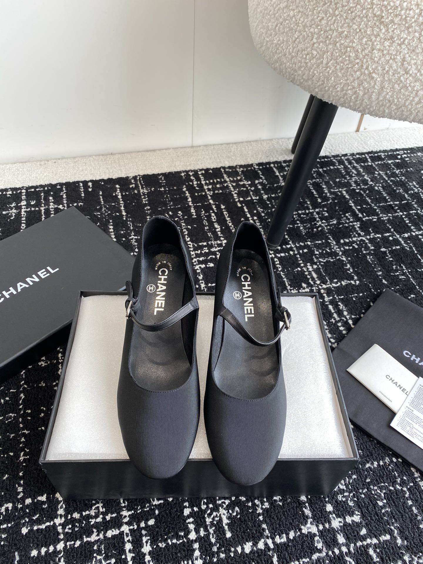 UA Ch**el MARY JANES Grosgrain & Strass