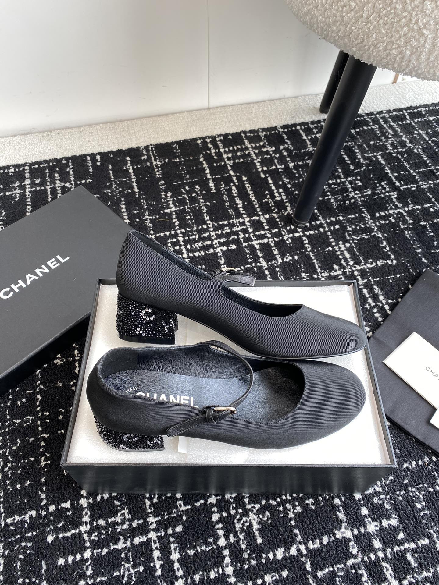 UA Ch**el MARY JANES Grosgrain & Strass