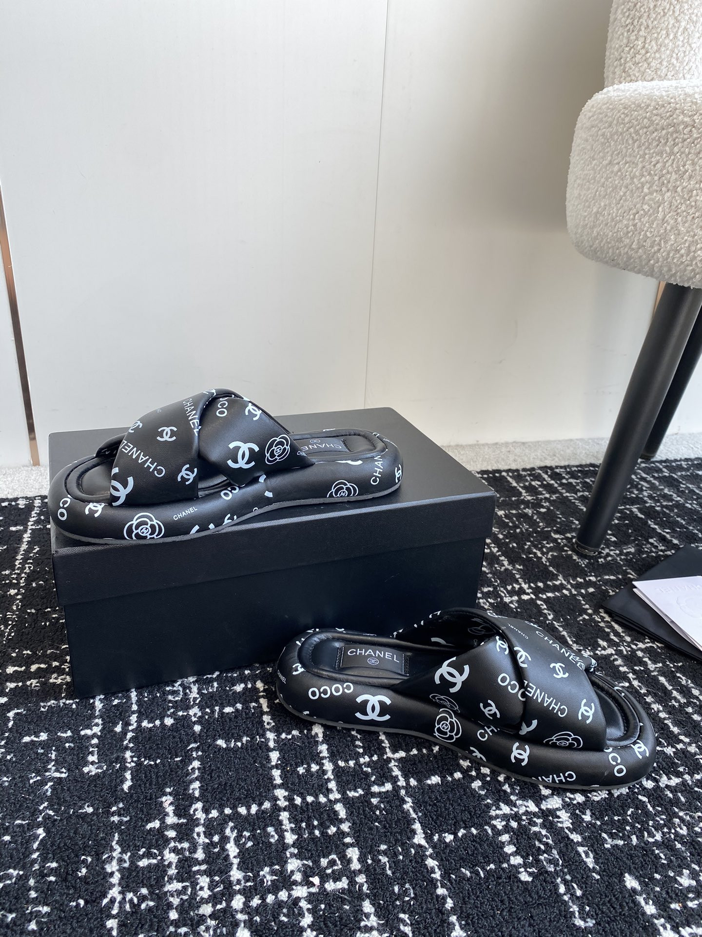 UA Ch**el SLIPPERS