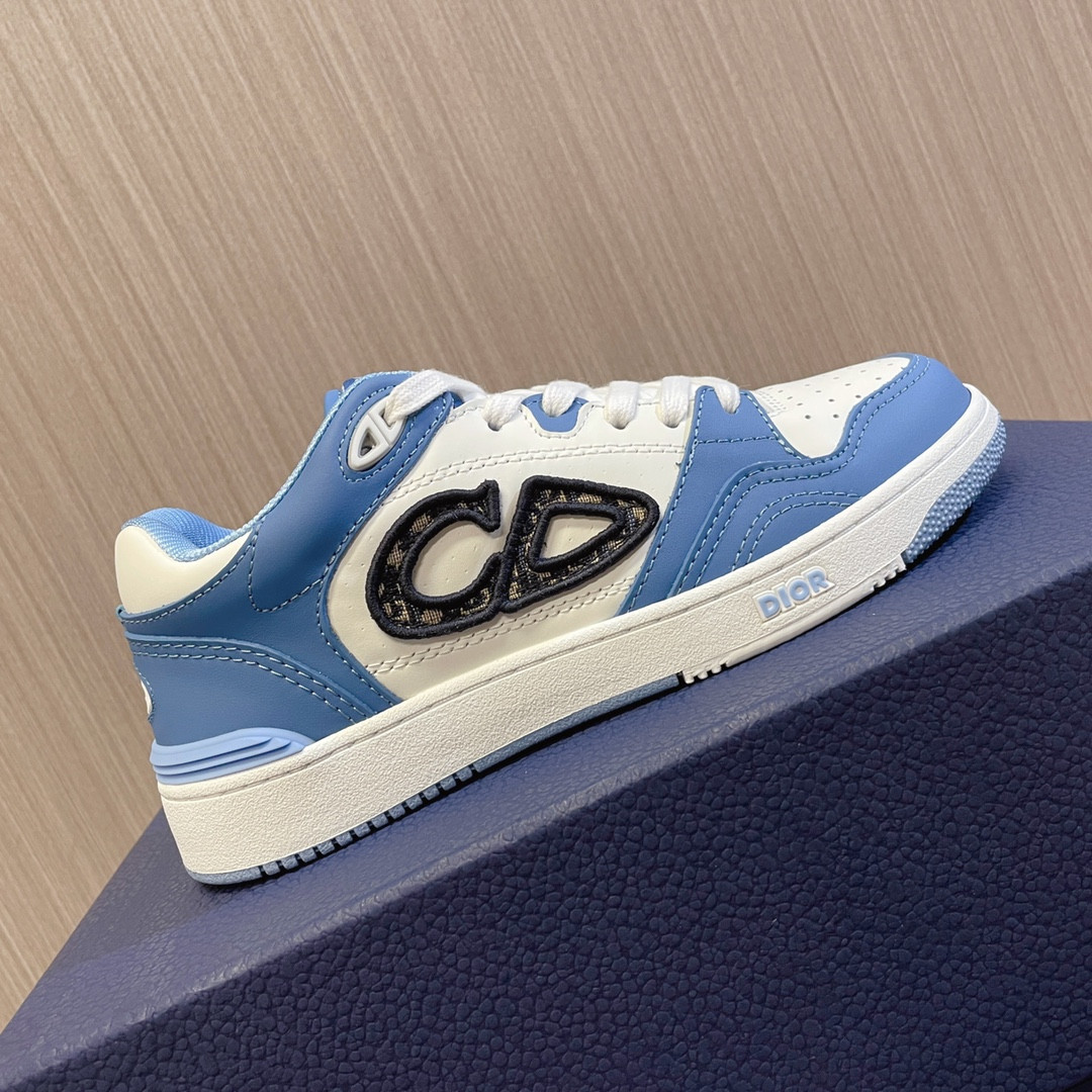 UA D10r B57 Low-Top Sneaker Light Blue and White