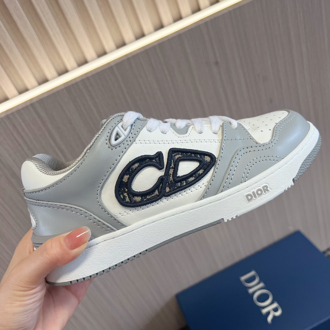 UA D10r B57 Low-Top Sneaker  Gray and White