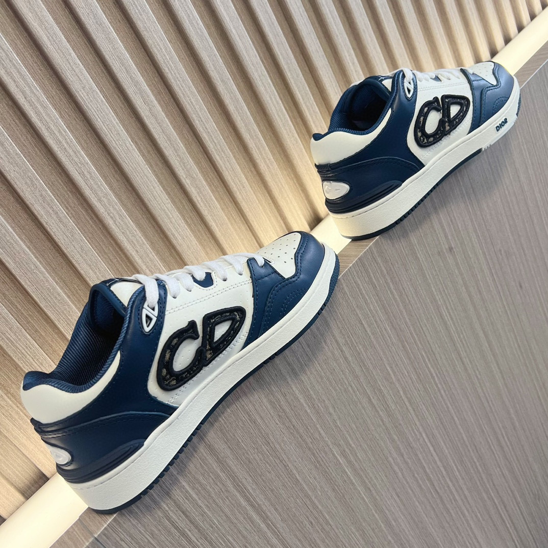 UA D10r B57 Low-Top Sneaker Navy Blue and White