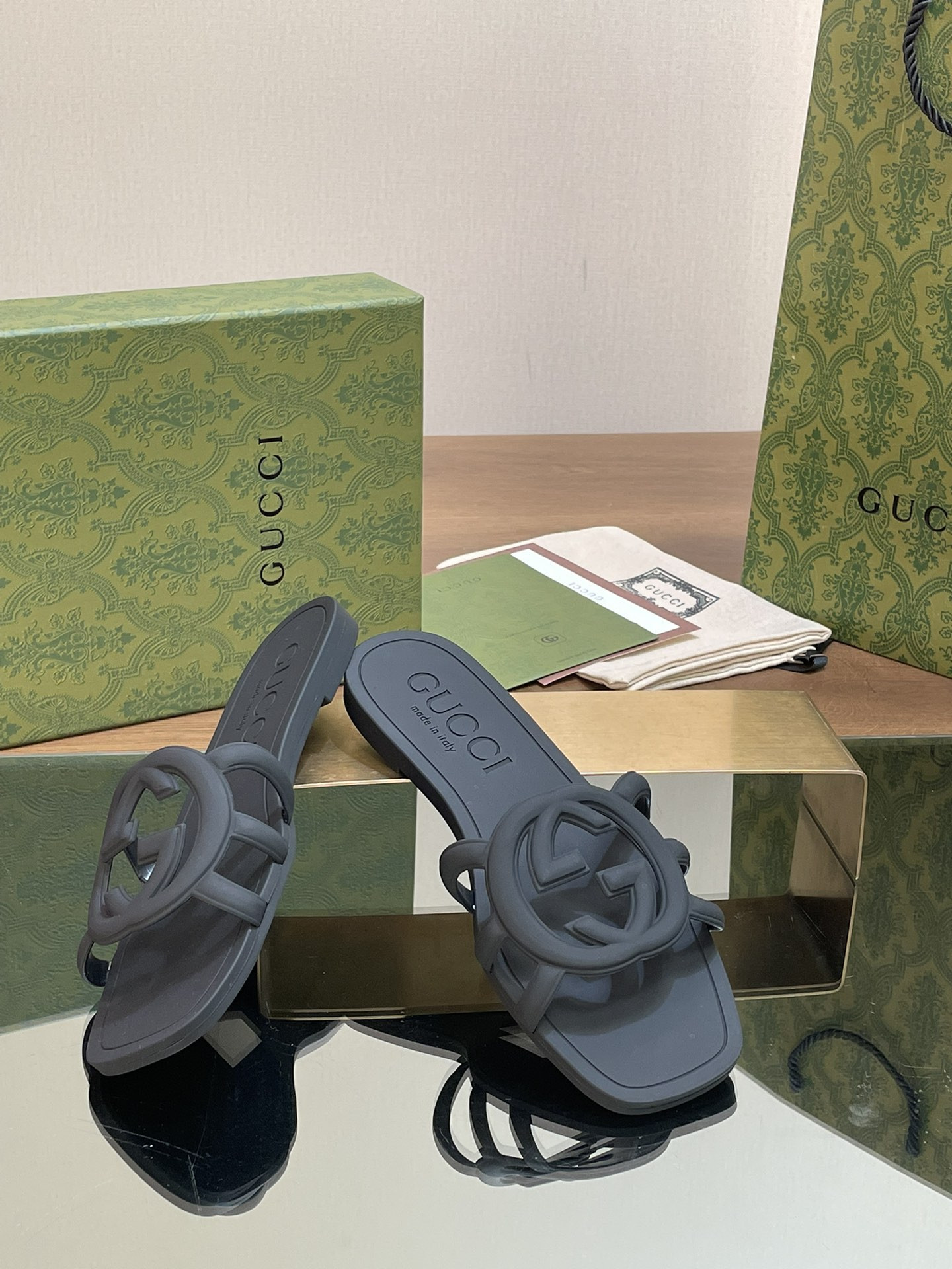 UA Gvc*1 INTERLOCKING G SLIDE SANDAL Black