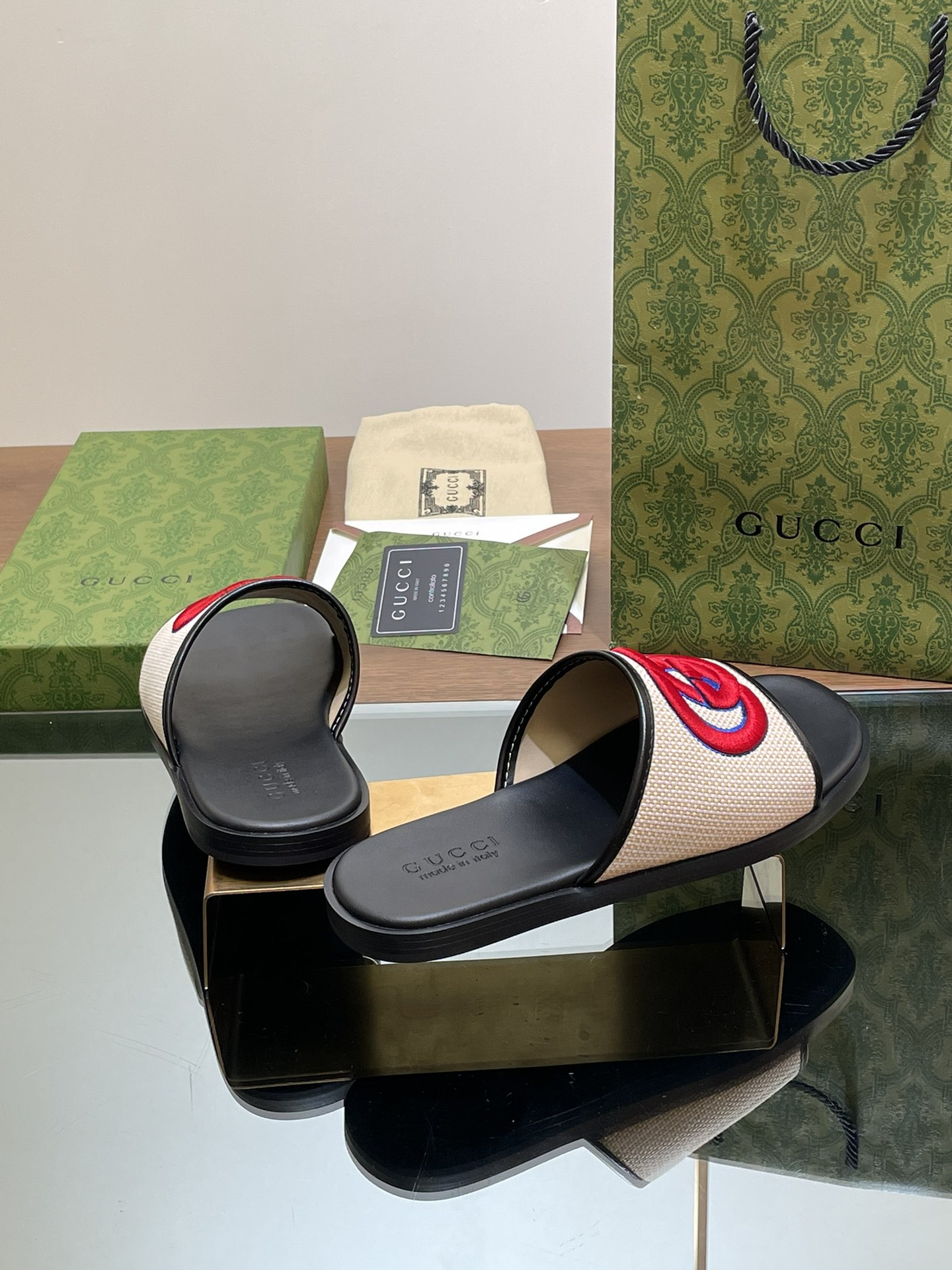 UA Gvc*1 INTERLOCKING G SLIDE SANDAL