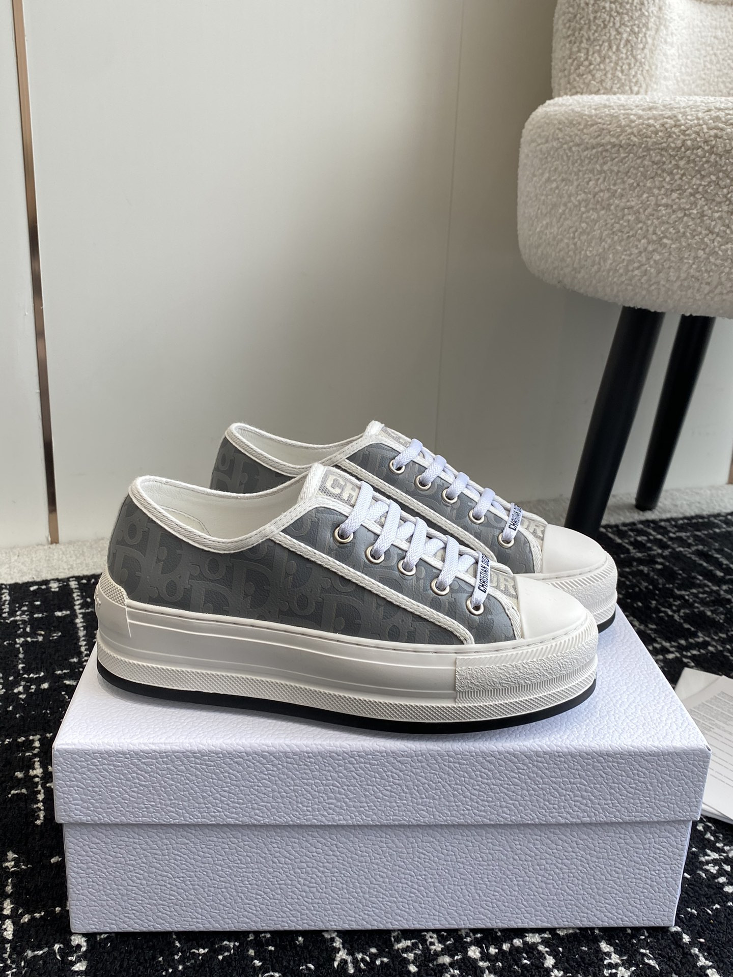 UA Walk'n'D10r Platform Sneaker