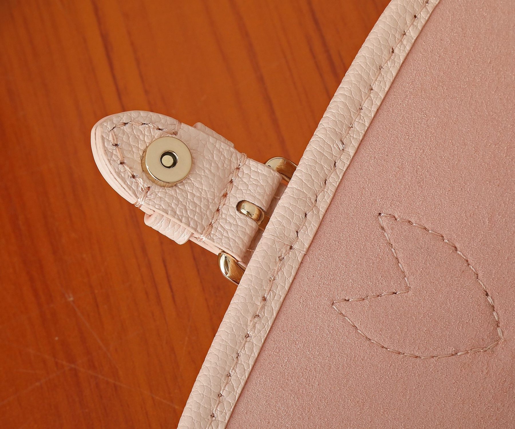 LV Nano Diane  M83566 7.5 x 4.1 x 2.4 in