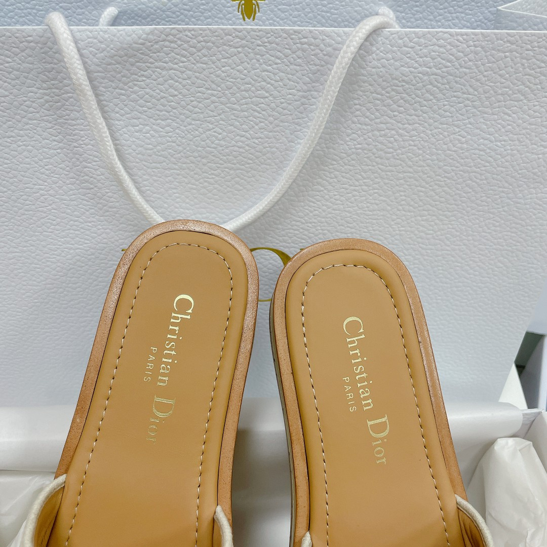 UA D10riviera Dway Platform Slide White Embroidered Cotton