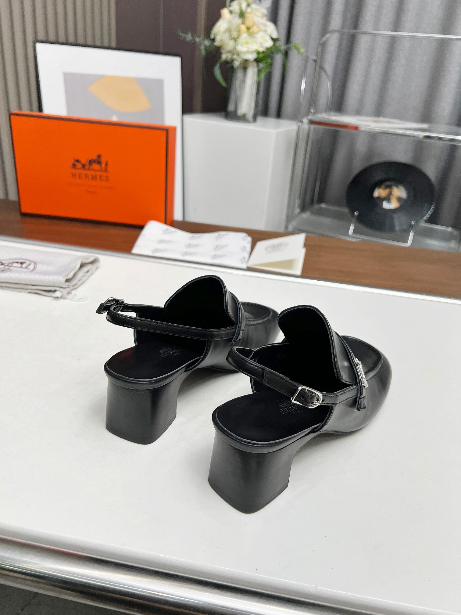 UA H**me5 Infinie 50 Pump