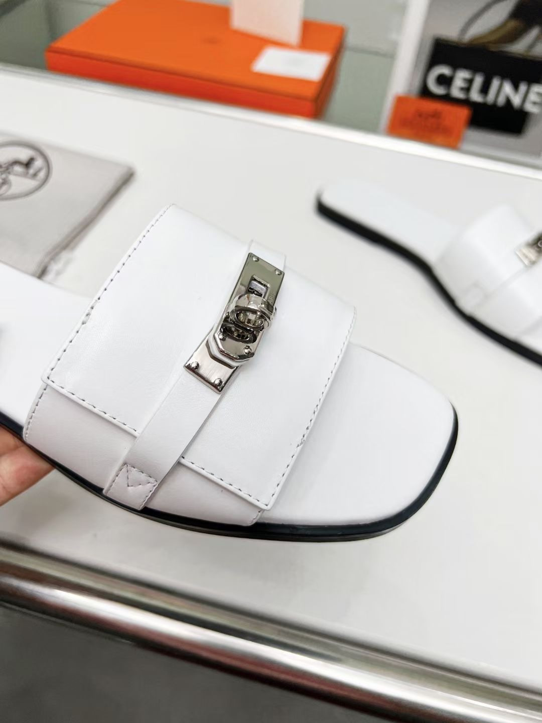 UA H**me5 Giulia sandal