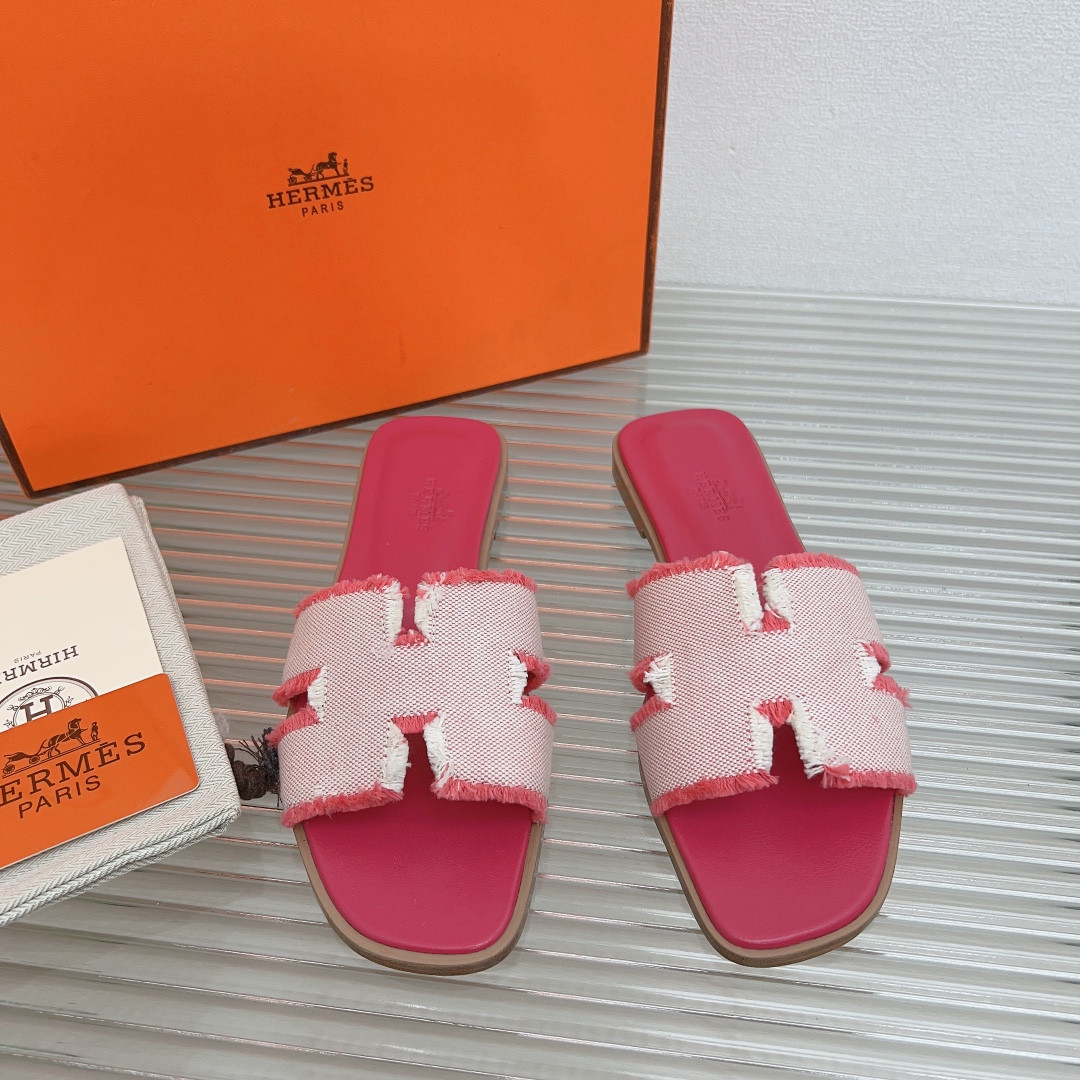 UA H**me5 Oran sandal