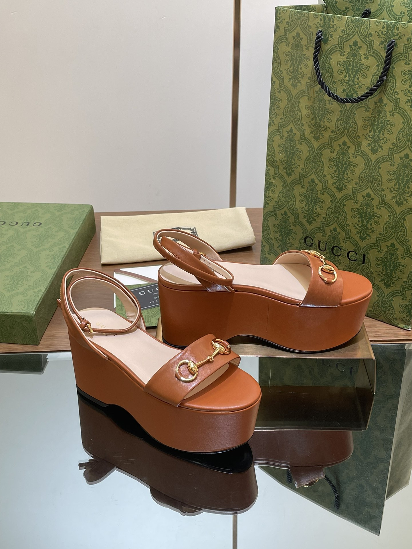 UA Gvc*1 WOMEN'S HORSEBIT FLATFORM SANDAL