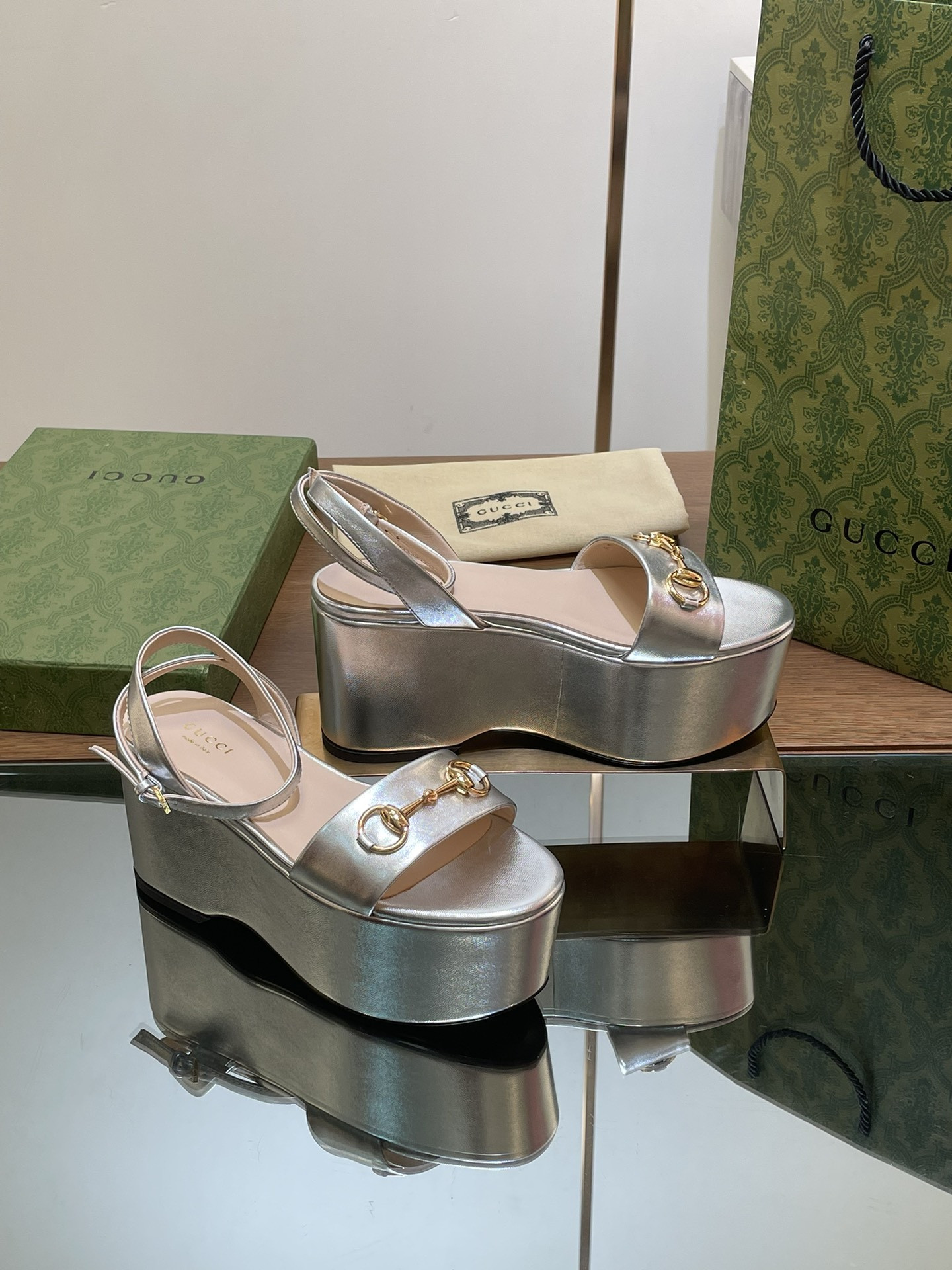 UA Gvc*1 WOMEN'S HORSEBIT FLATFORM SANDAL