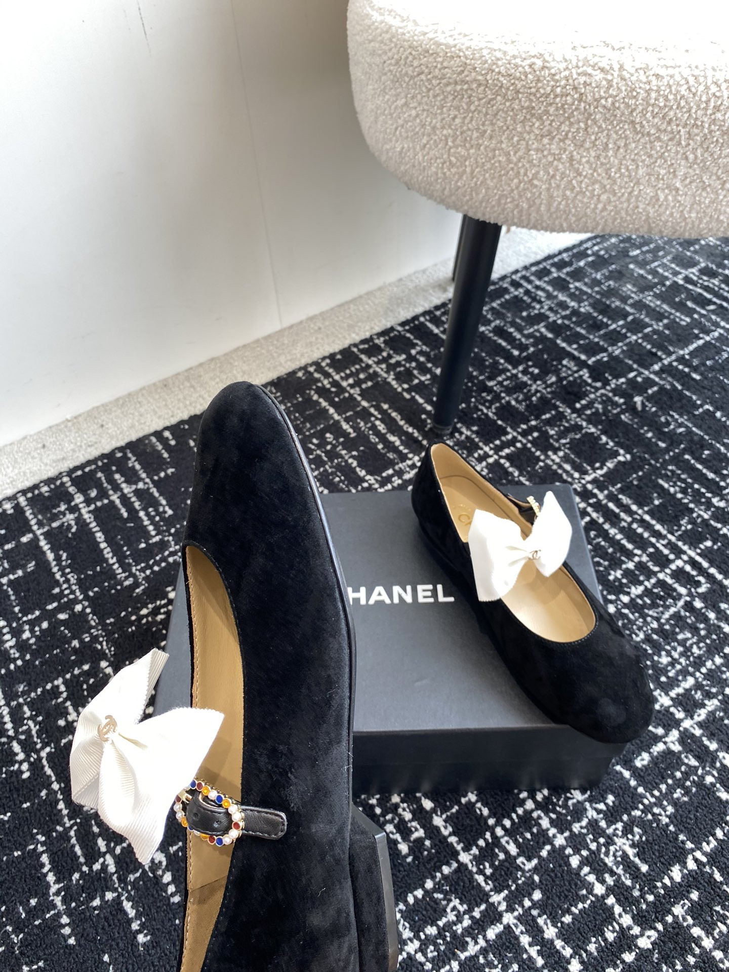 UA Ch**el MARY JANES FLAT