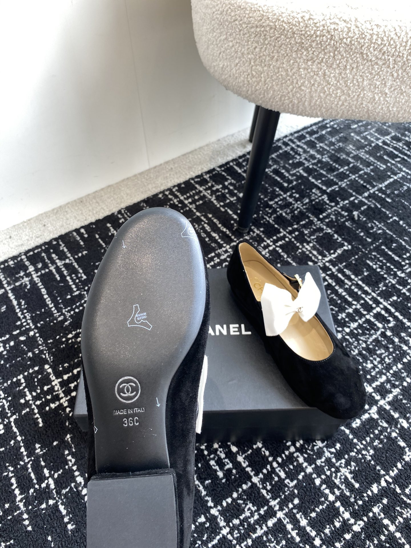 UA Ch**el MARY JANES FLAT