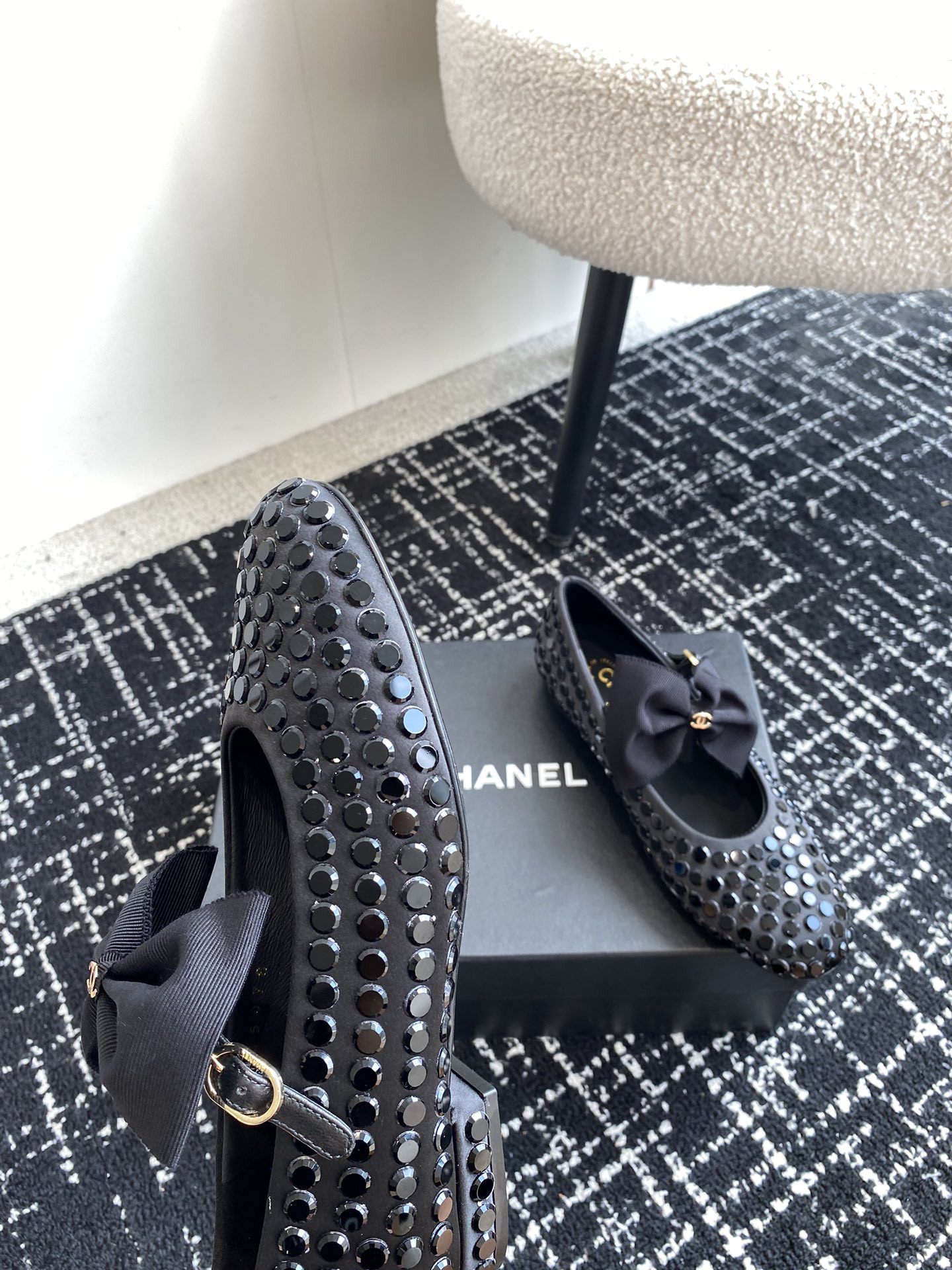 UA Ch**el MARY JANES FLAT