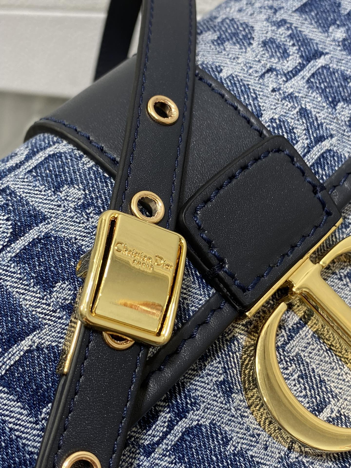 D10r 30 Montaigne East-West Bag with Chain Blue Denim D10r Oblique Jacquard  21 x 12 x 6 cm