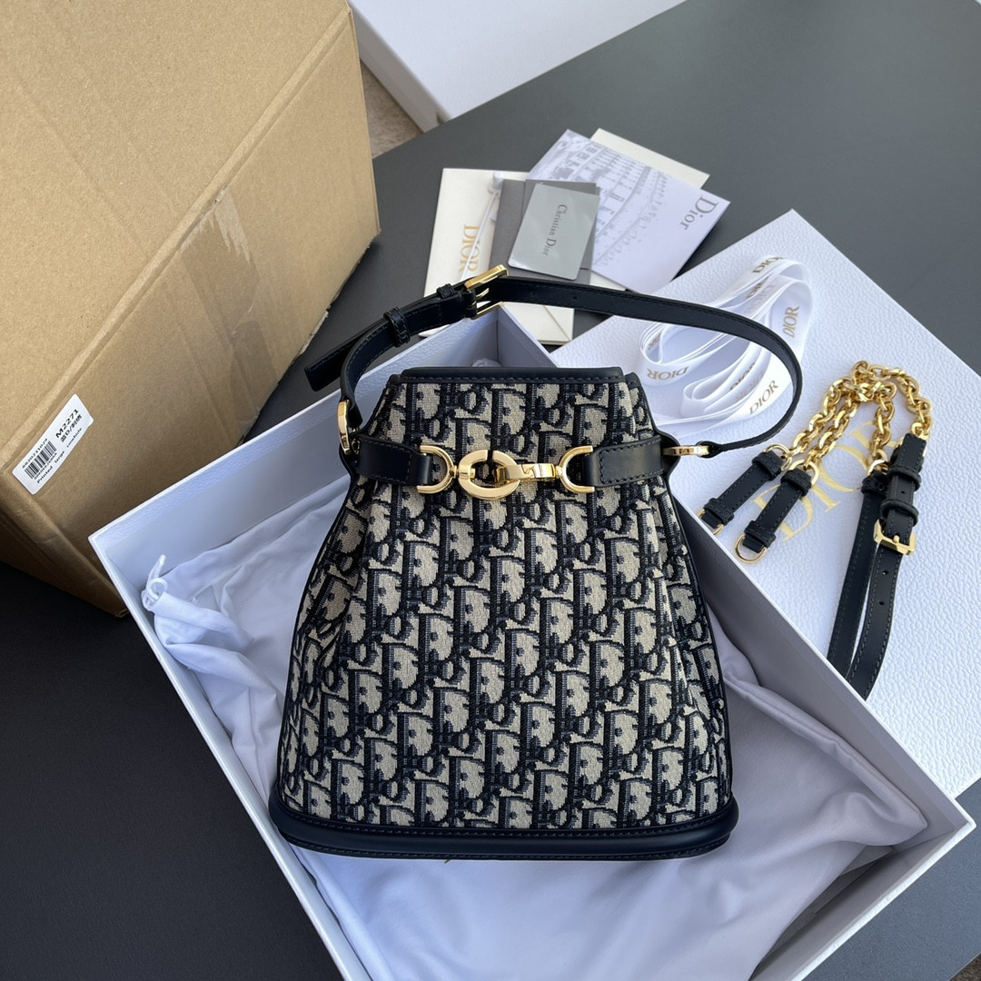 D10r  Amber Oblique 24.5×25×11cm