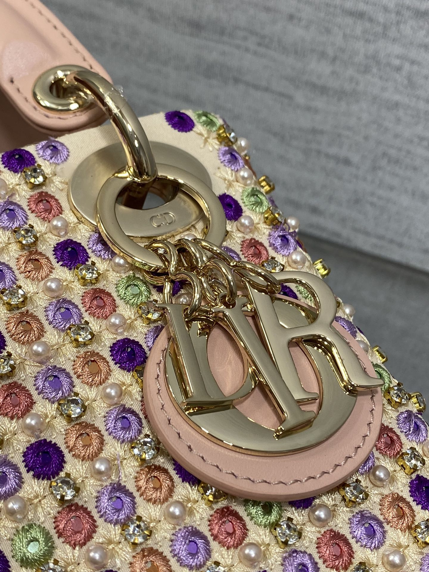 D10r Artistic Limited Edition Three-Gusset Lady D10r Bag with Heavy Bead Embroidery 17CM