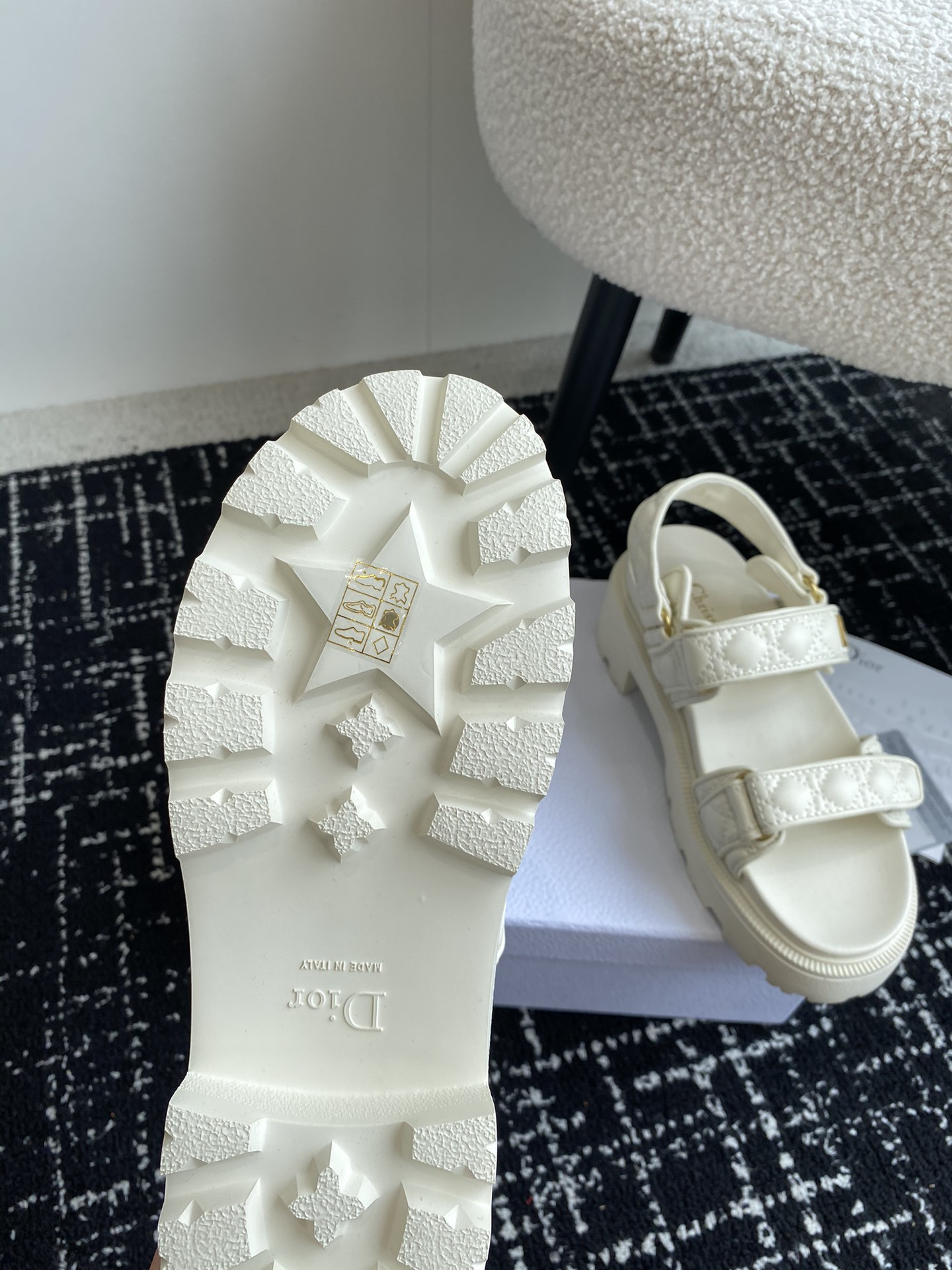 UA D10ract Platform Sandal