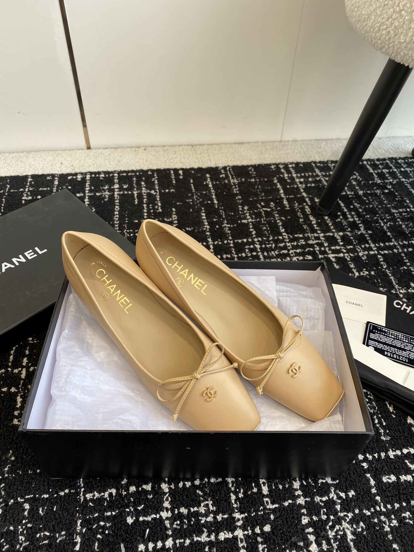 UA Ch**el VINTAGE BALLET FLATS