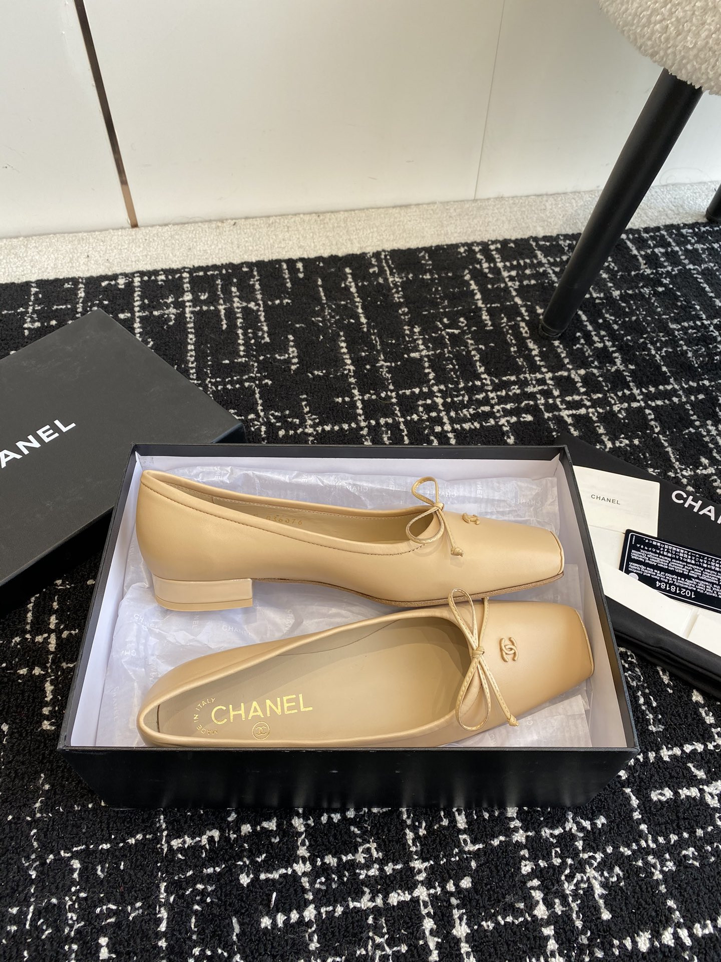 UA Ch**el VINTAGE BALLET FLATS