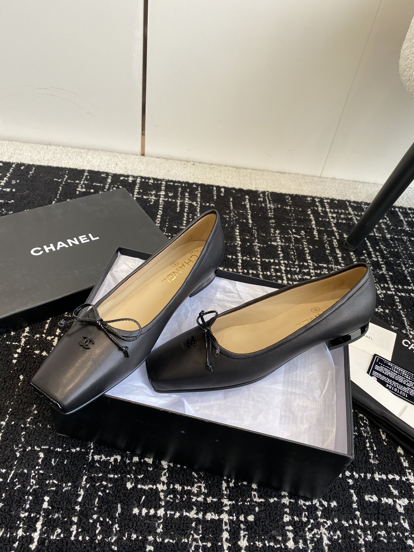 UA Ch**el VINTAGE BALLET FLATS