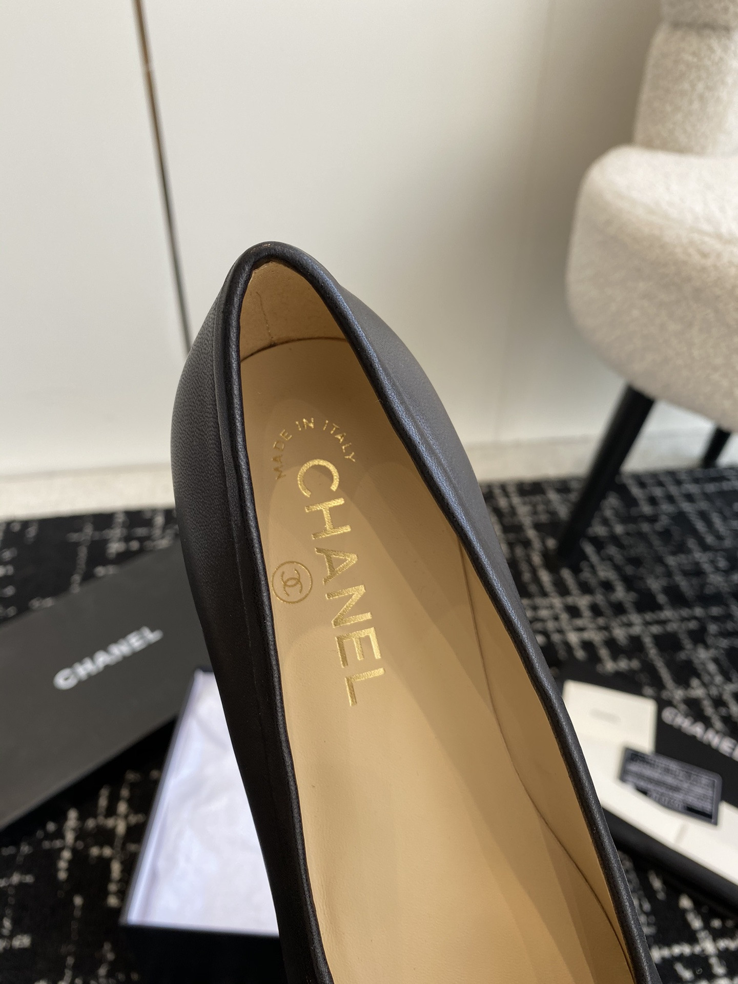 UA Ch**el VINTAGE BALLET FLATS