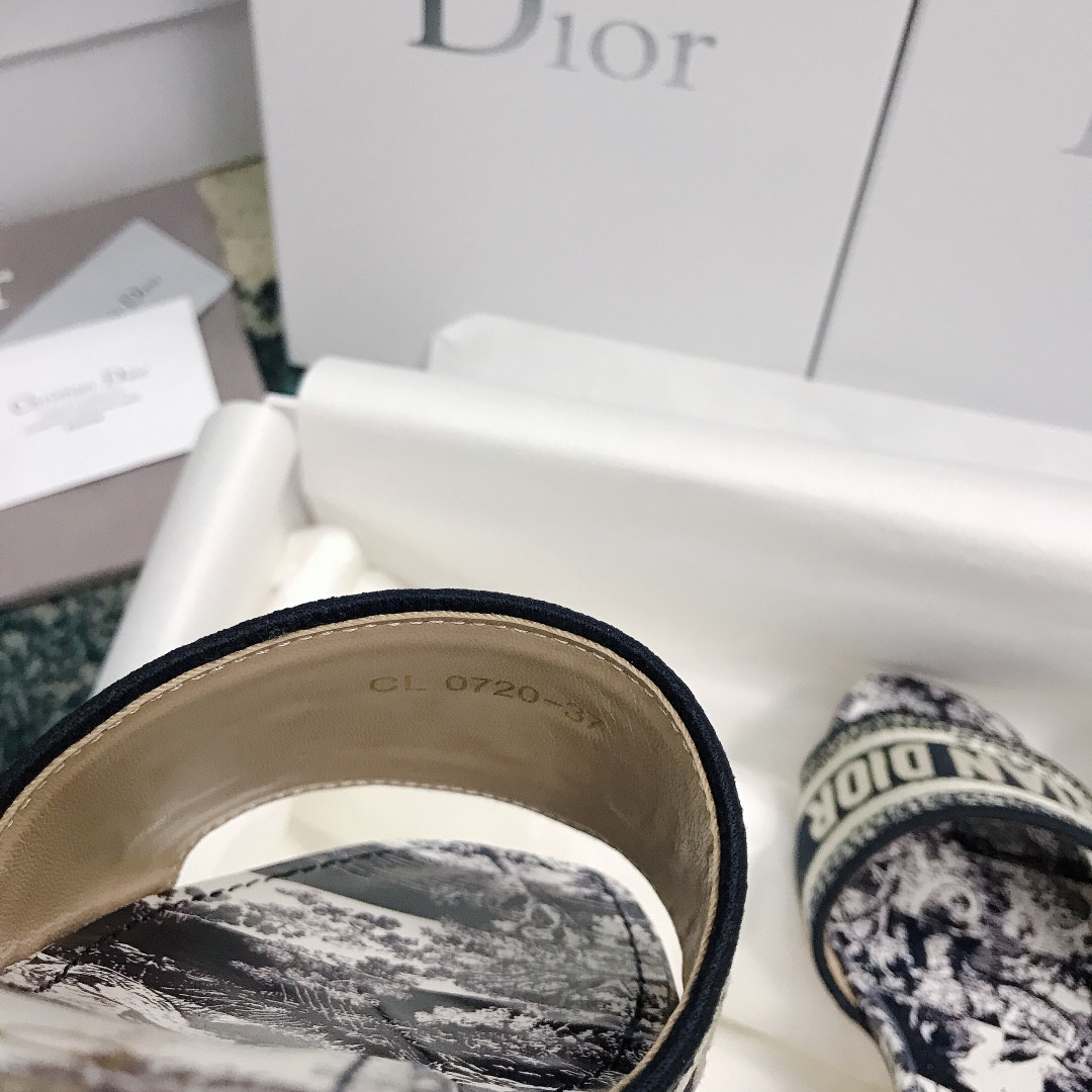 UA D10r Dway Heeled Slide