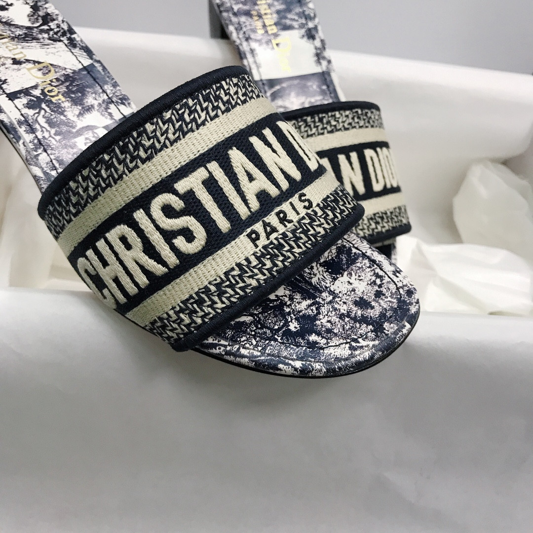 UA D10r Dway Heeled Slide