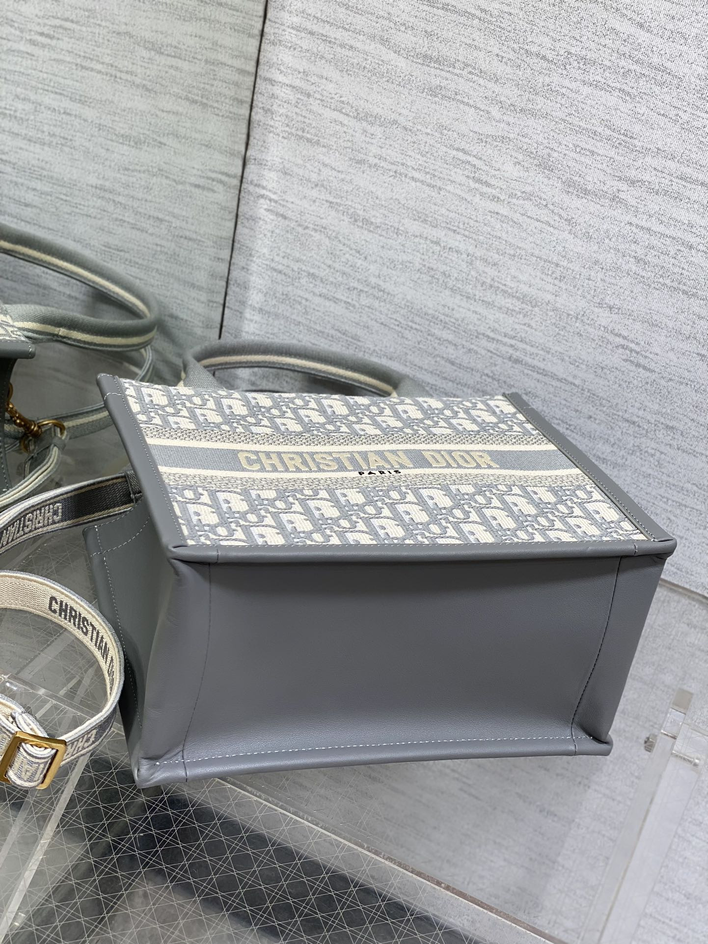 D10r Small D10r Book Tote Gray D10r Oblique Embroidery and Calfskin 26.5 x 21 x 14 cm