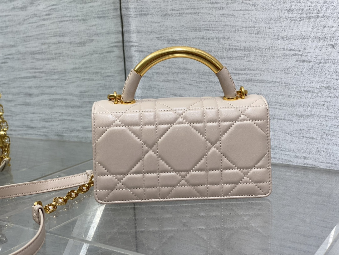D10r Small Ange Bag Pink Latte Macrocannage Calfskin 20 x 12 x 5 cm