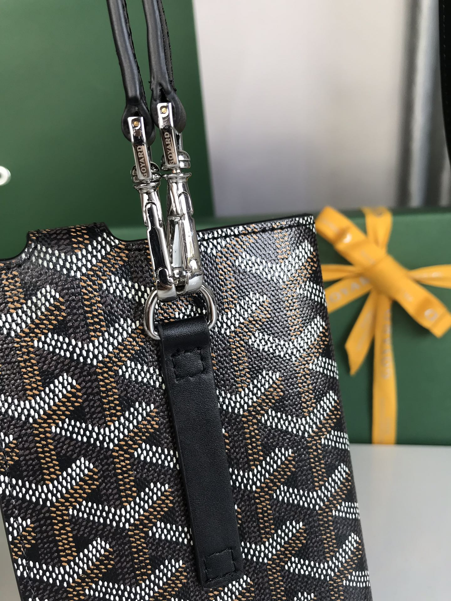 G09ard Card Bag 10cm x 1cm x 18cm