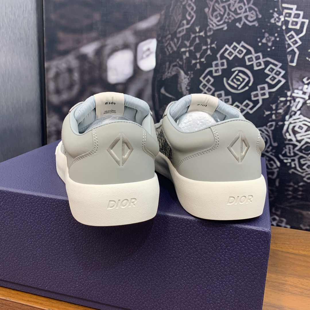 UA D10r B101 Sneaker