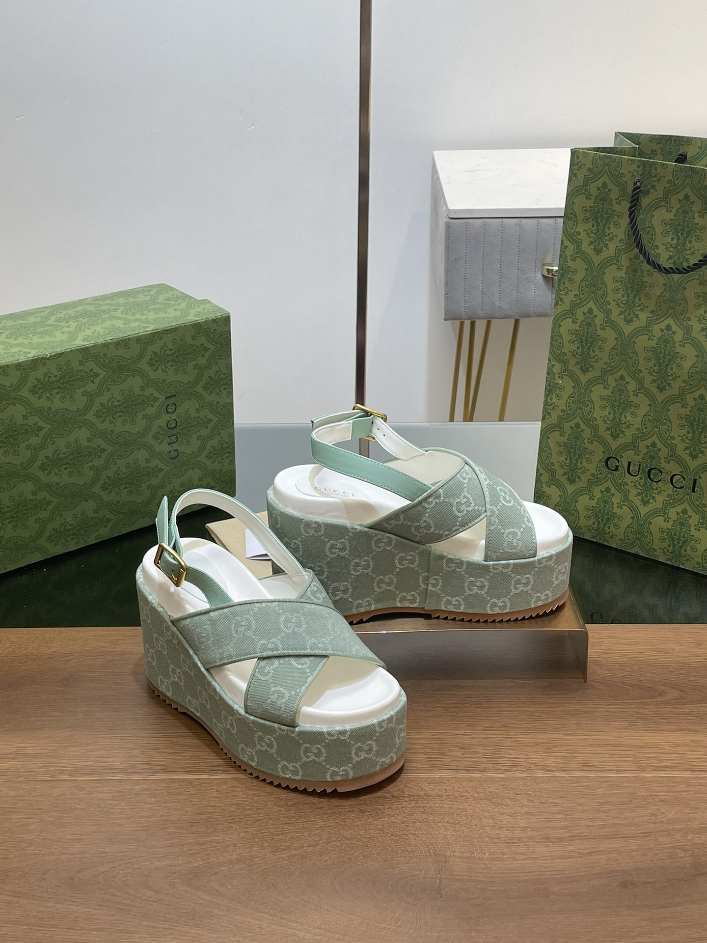 UA Gvc*1 WOMEN'S GG PLATFORM SANDAL