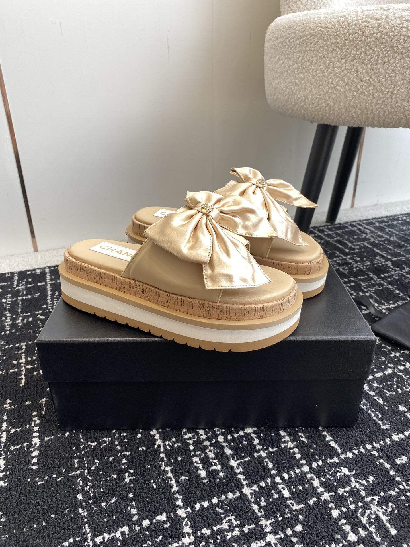 UA Ch**el PLATFORM SLIDES