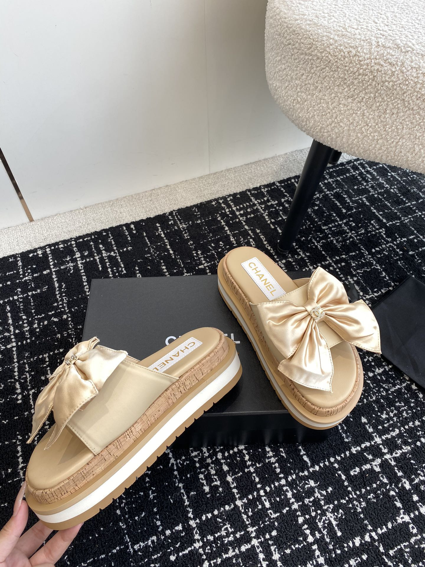 UA Ch**el PLATFORM SLIDES