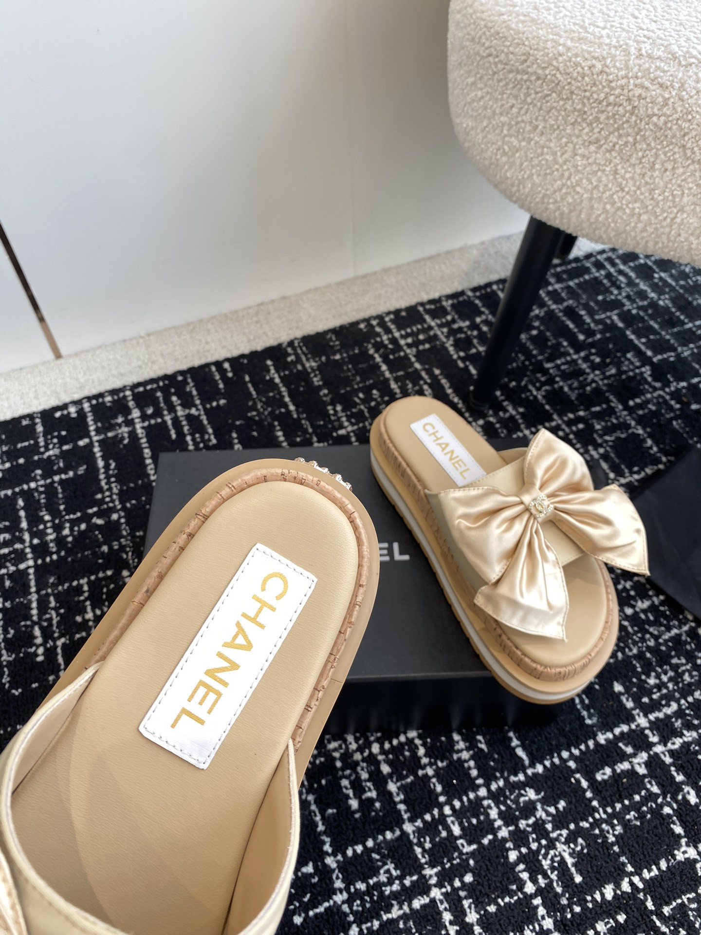 UA Ch**el PLATFORM SLIDES