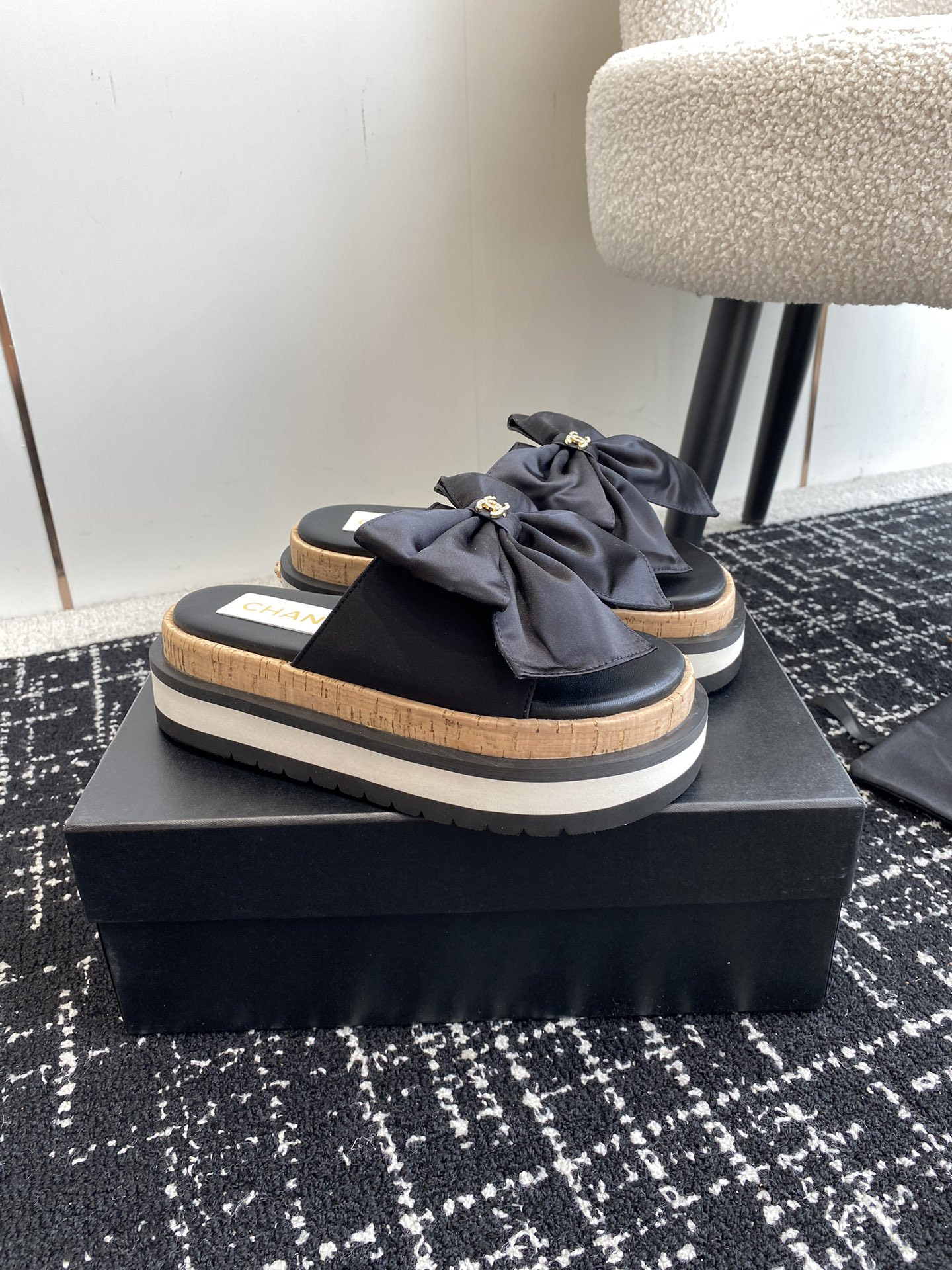 UA Ch**el PLATFORM SLIDES