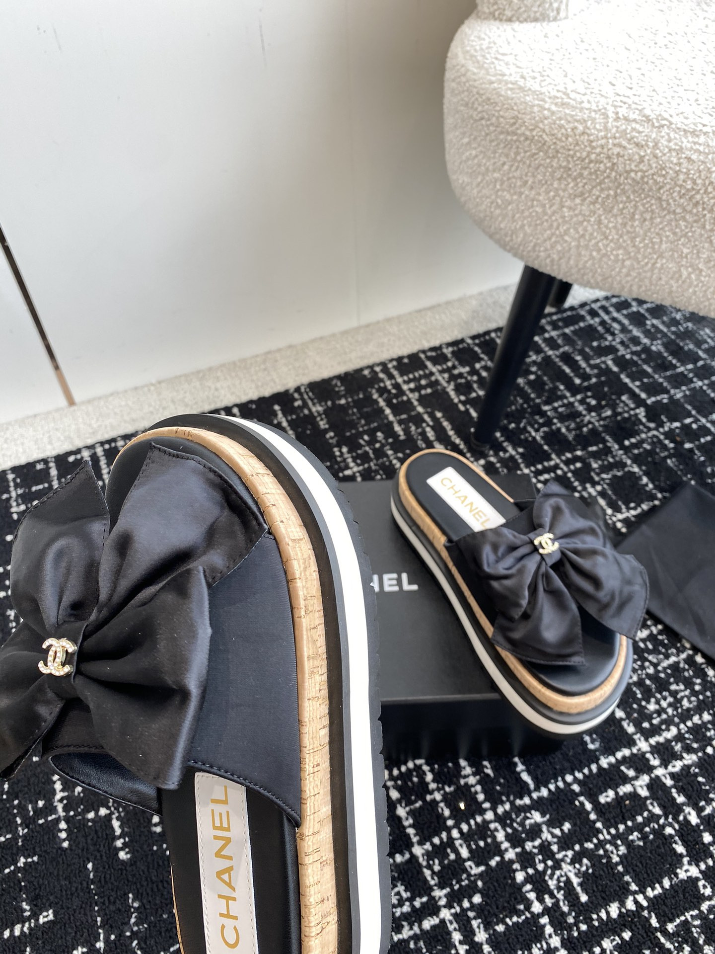 UA Ch**el PLATFORM SLIDES